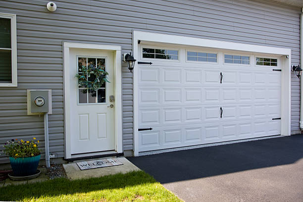 24/7 Emergency Garage Door Panel Replacement experts in Republic, WA